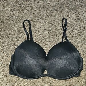 VS PINK Womens Push Up Bra!! 32D!! BLACK AND PINK!!